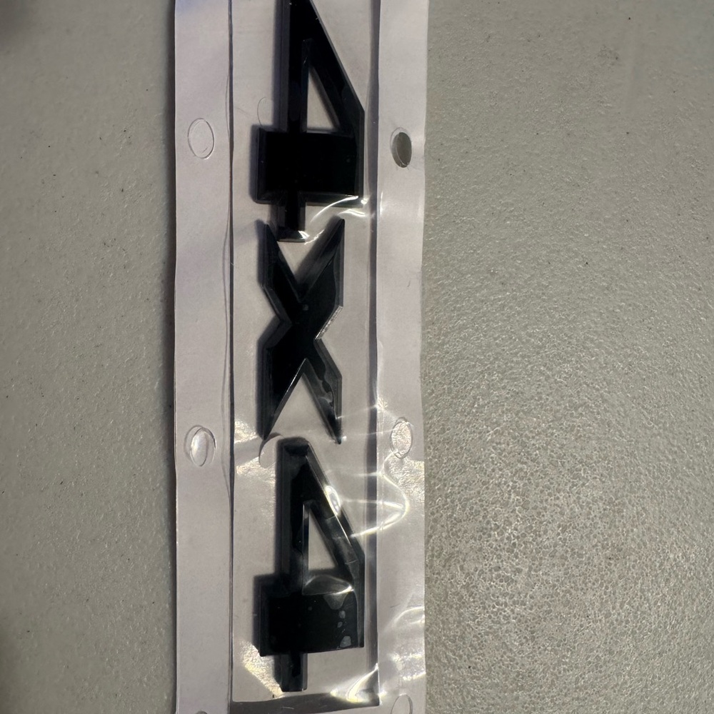 4x4 Black Emblem Badge